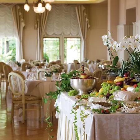 Отель Grand Gardone 4*