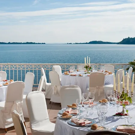 Grand Gardone Отель Гардоне Ривьера