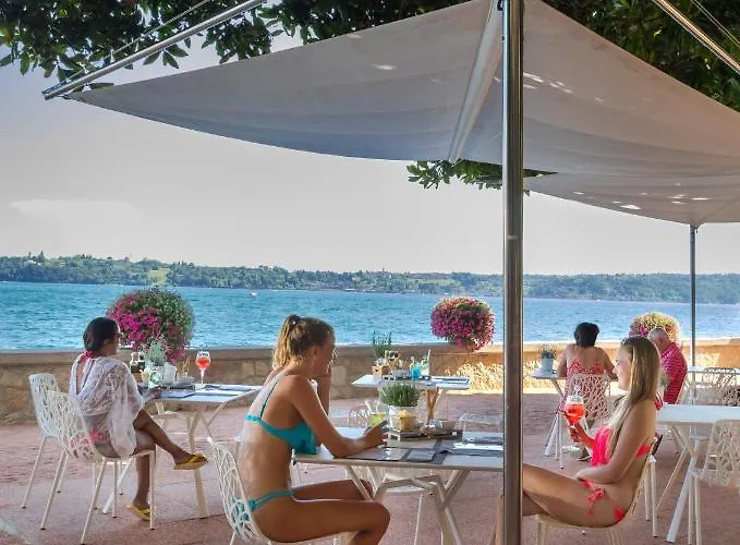Otel Grand Gardone Gardone Riviera